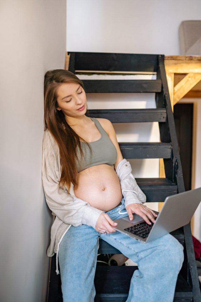 Understanding The Importance Of Knowing When To Stop Working During Pregnancy